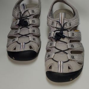 KEEN CNX WATERPOOF hiking sandals